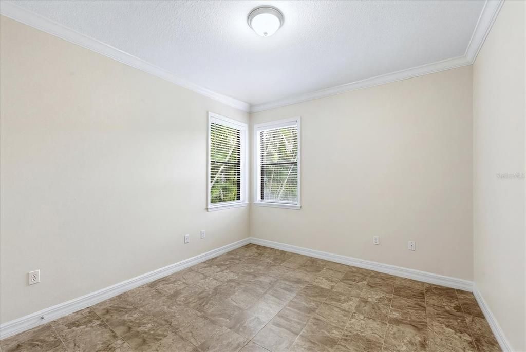Activo con contrato: $559,800 (3 camas, 2 baños, 2116 Pies cuadrados)