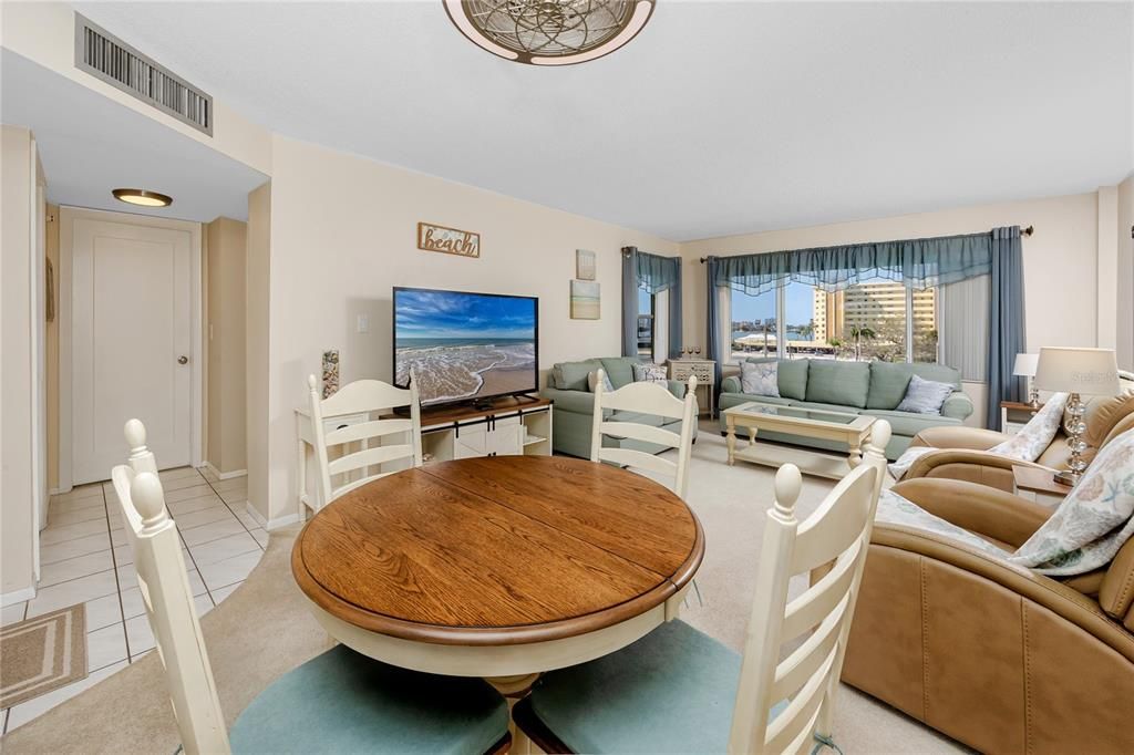 Activo con contrato: $215,000 (2 camas, 2 baños, 970 Pies cuadrados)