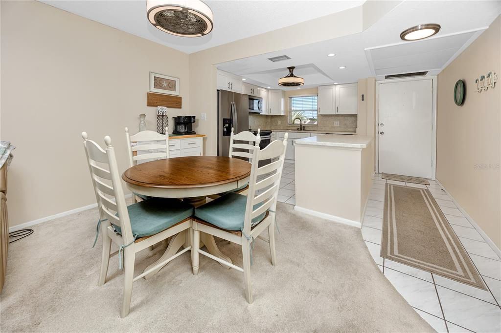 Activo con contrato: $215,000 (2 camas, 2 baños, 970 Pies cuadrados)