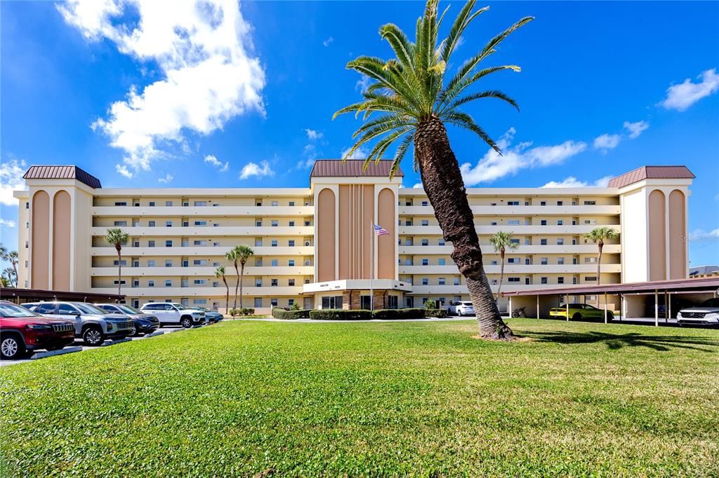 Activo con contrato: $215,000 (2 camas, 2 baños, 970 Pies cuadrados)