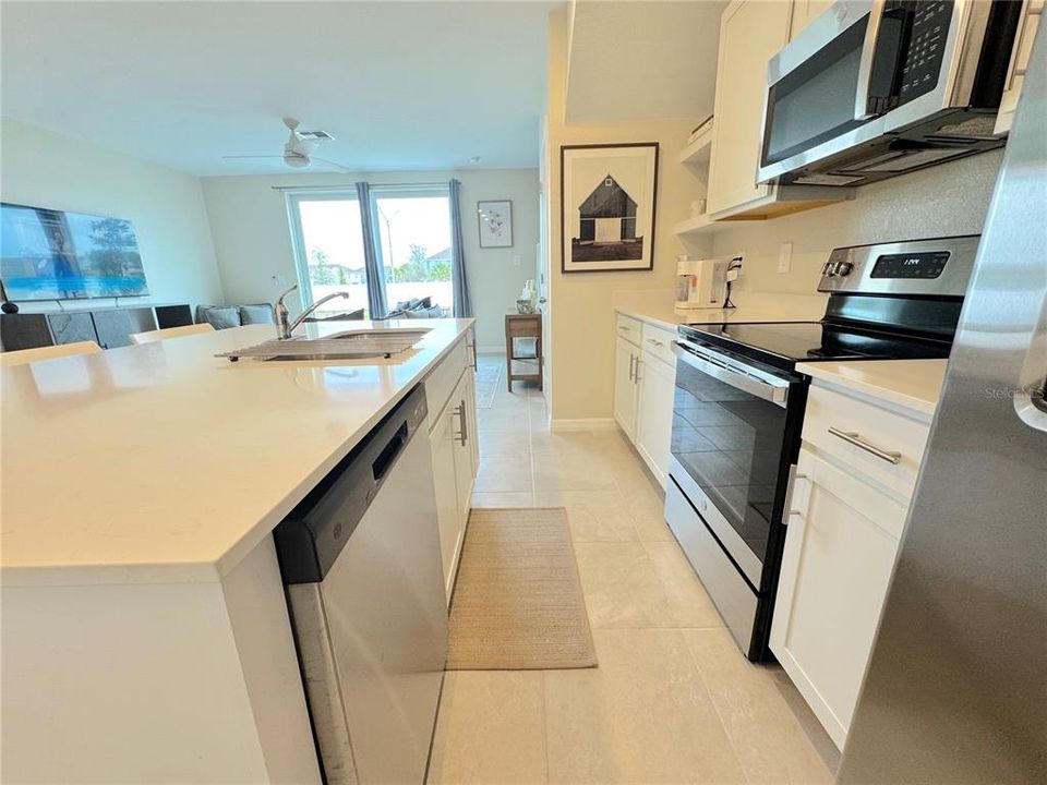 В аренду: $2,250 (3 спален, 2 ванн, 1352 Квадратных фут)