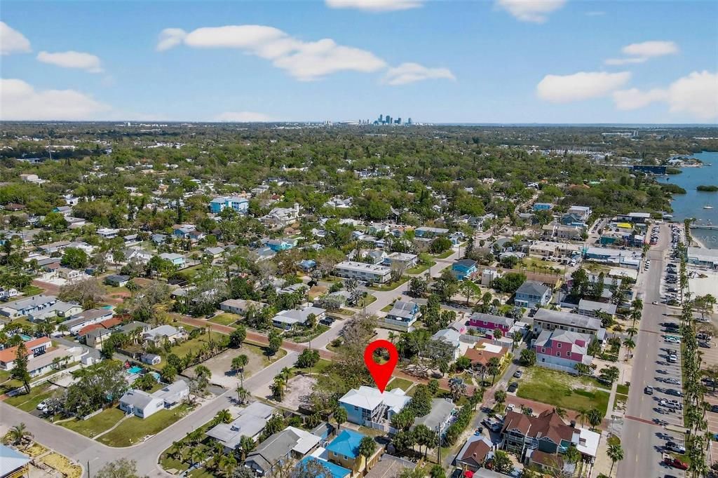 En Venta: $599,000 (2 camas, 0 baños, 1984 Pies cuadrados)