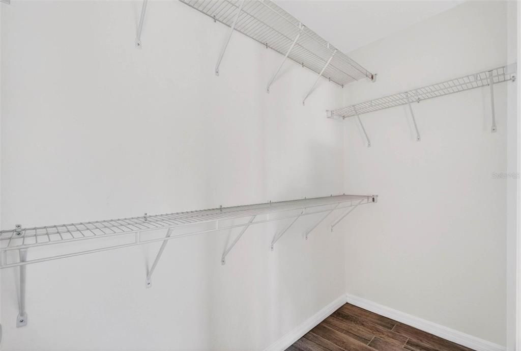 En Venta: $599,000 (2 camas, 0 baños, 1984 Pies cuadrados)