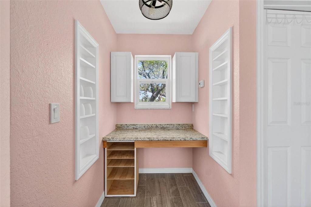 En Venta: $599,000 (2 camas, 0 baños, 1984 Pies cuadrados)