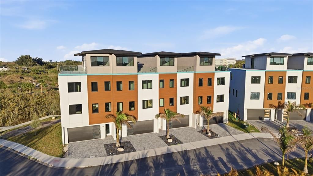 For Sale: $1,250,000 (3 beds, 2 baths, 2550 Square Feet)
