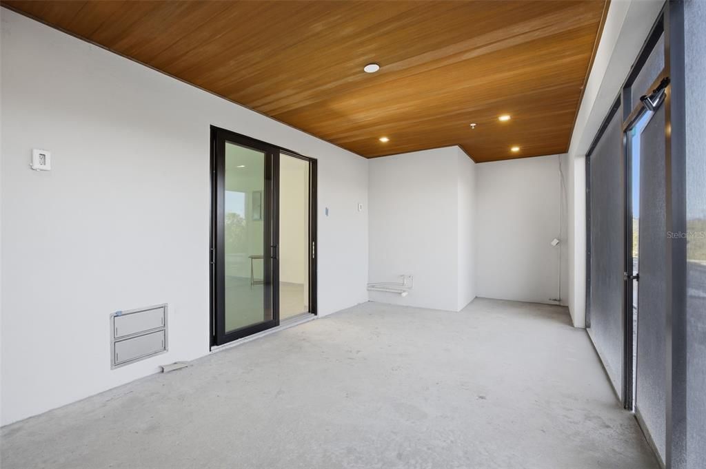 For Sale: $1,250,000 (3 beds, 2 baths, 2550 Square Feet)