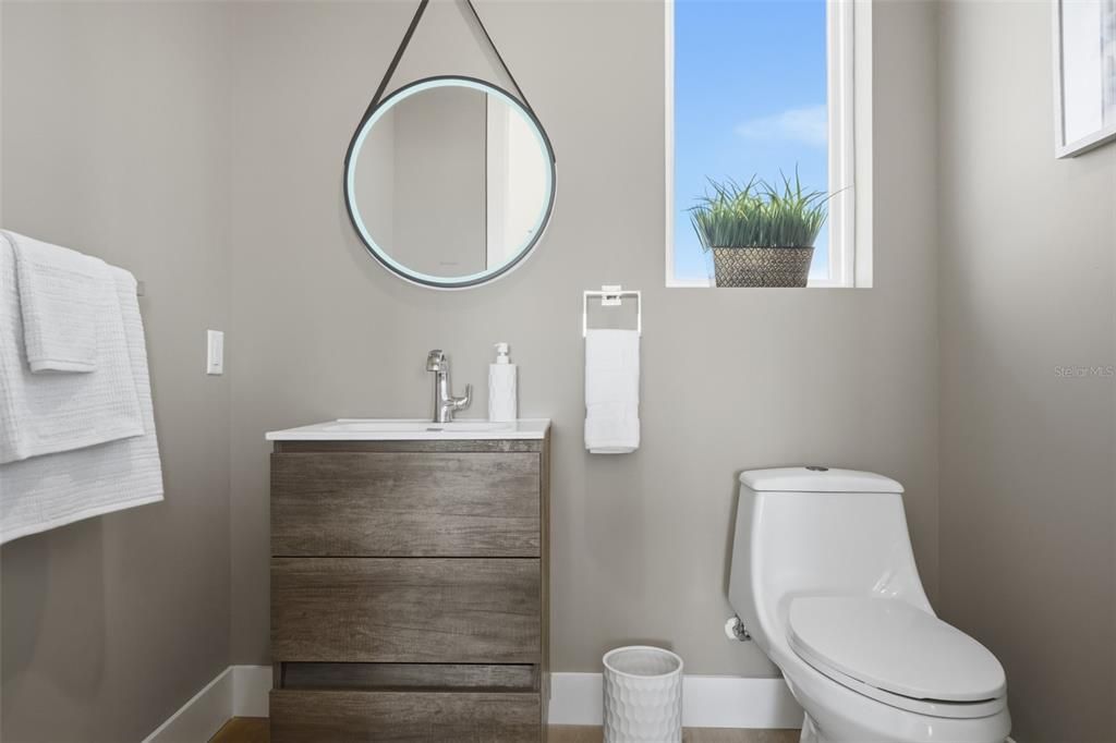 For Sale: $1,250,000 (3 beds, 2 baths, 2550 Square Feet)