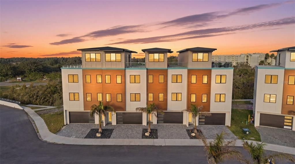 For Sale: $1,250,000 (3 beds, 2 baths, 2550 Square Feet)