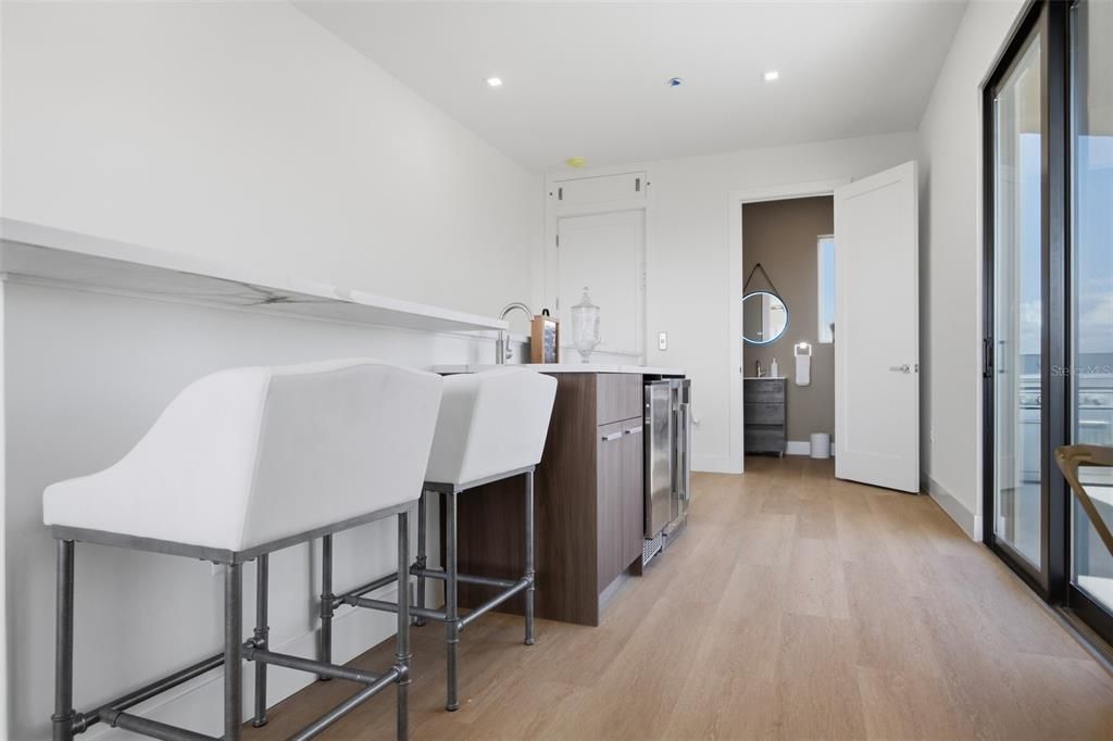 For Sale: $1,250,000 (3 beds, 2 baths, 2550 Square Feet)
