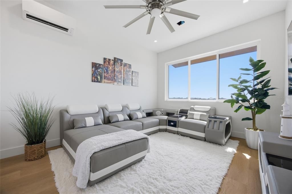 For Sale: $1,250,000 (3 beds, 2 baths, 2550 Square Feet)