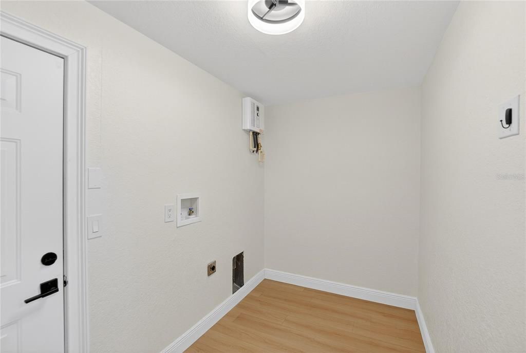 For Sale: $620,000 (3 beds, 2 baths, 2137 Square Feet)