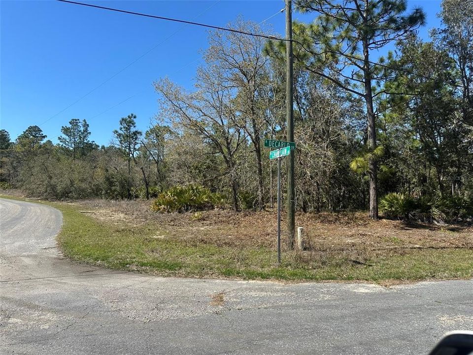 На продажу: $29,900 (0.23 acres)