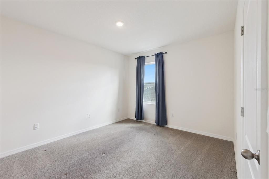 Activo con contrato: $465,000 (5 camas, 3 baños, 2807 Pies cuadrados)