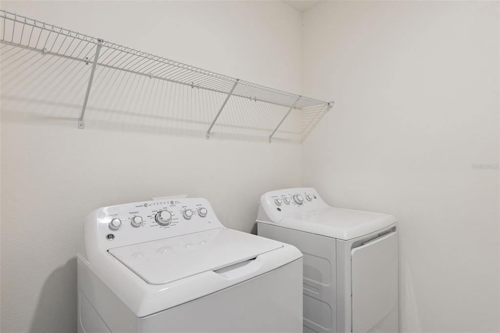 Activo con contrato: $465,000 (5 camas, 3 baños, 2807 Pies cuadrados)