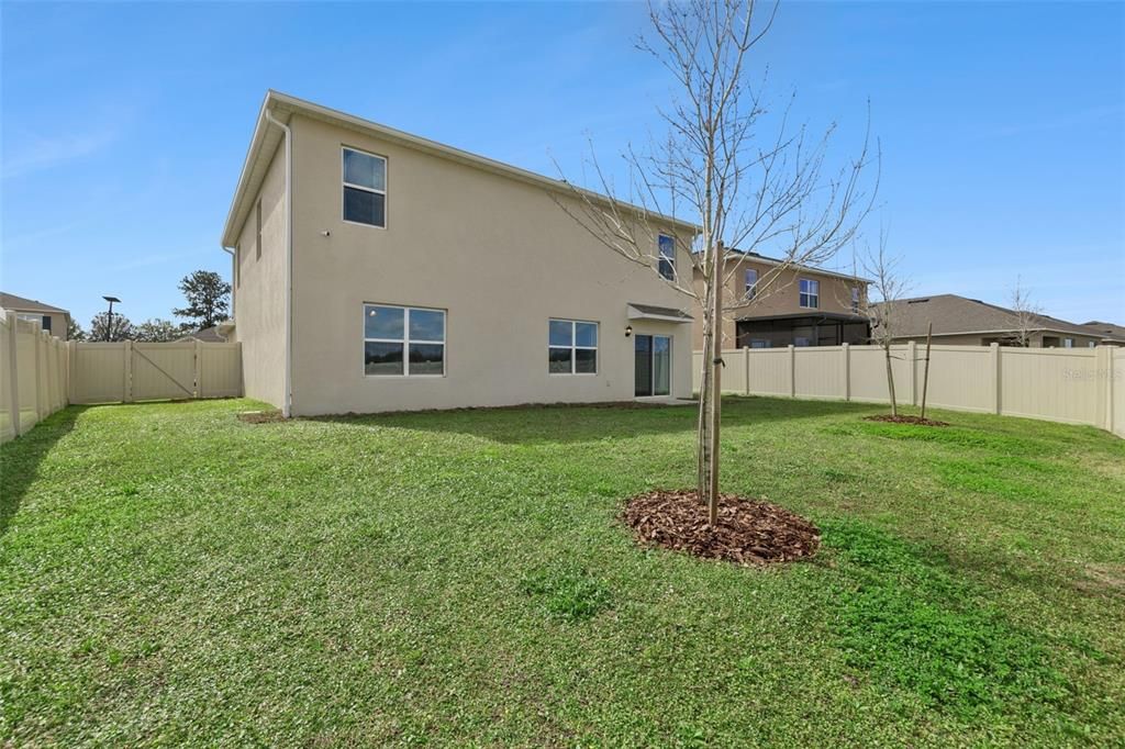 Activo con contrato: $465,000 (5 camas, 3 baños, 2807 Pies cuadrados)