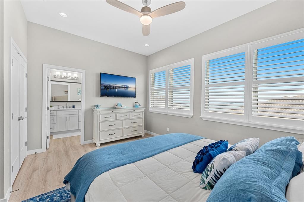 For Sale: $1,850,000 (4 beds, 3 baths, 2440 Square Feet)