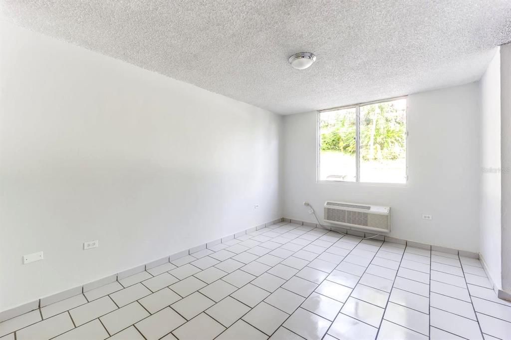 出租: $2,400 (3 贝兹, 2 浴室, 1222 平方英尺)