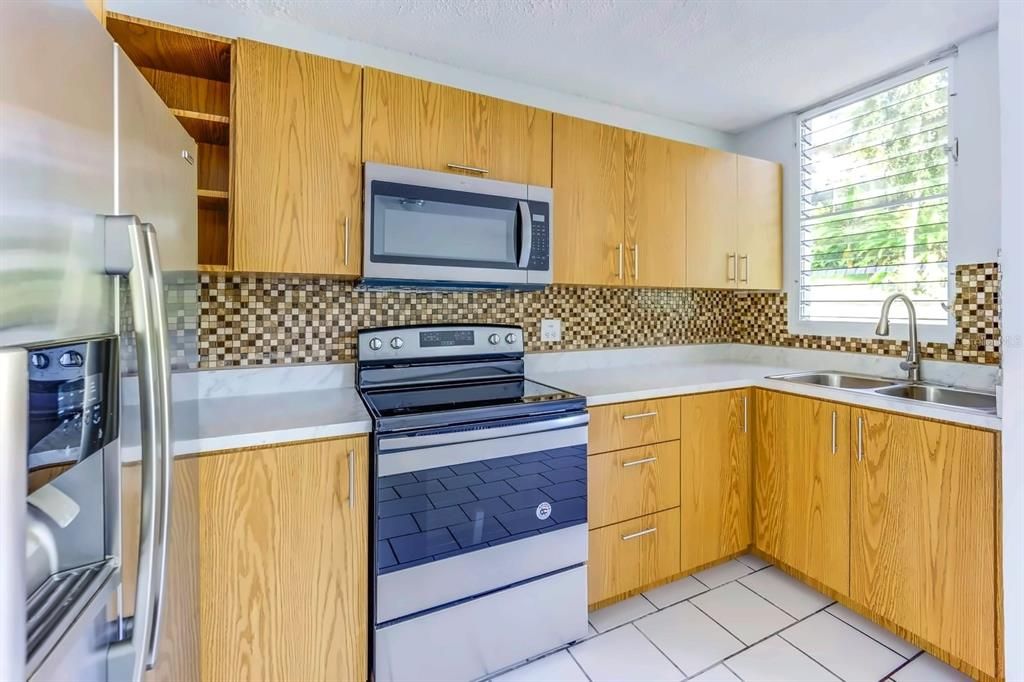 出租: $2,400 (3 贝兹, 2 浴室, 1222 平方英尺)