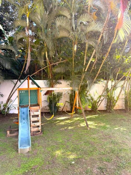 出租: $2,400 (3 贝兹, 2 浴室, 1222 平方英尺)