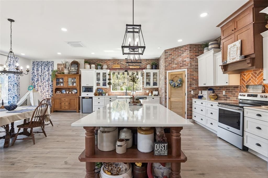 For Sale: $829,000 (3 beds, 3 baths, 3598 Square Feet)