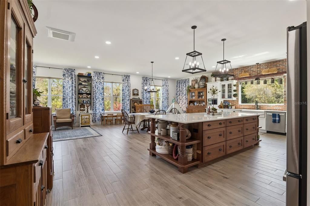For Sale: $829,000 (3 beds, 3 baths, 3598 Square Feet)