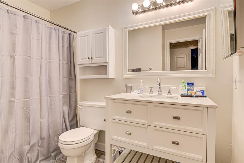 For Sale: $109,500 (1 beds, 1 baths, 576 Square Feet)