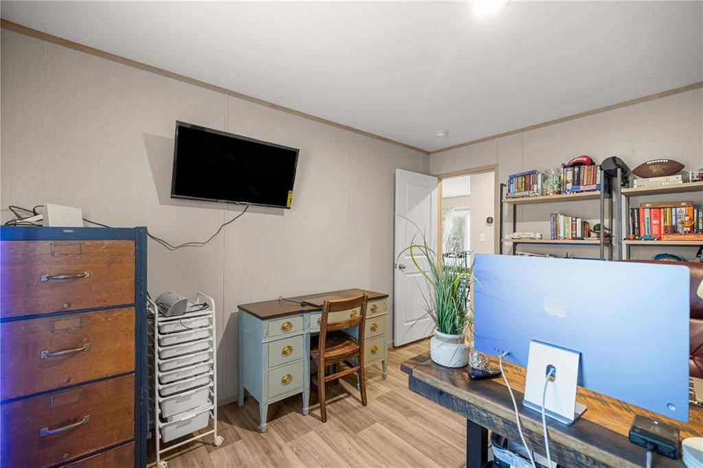 Под контрактом: $245,000 (3 спален, 2 ванн, 1512 Квадратных фут)