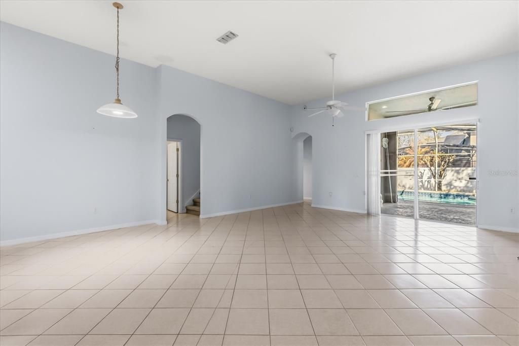 En Venta: $575,000 (5 camas, 4 baños, 3484 Pies cuadrados)