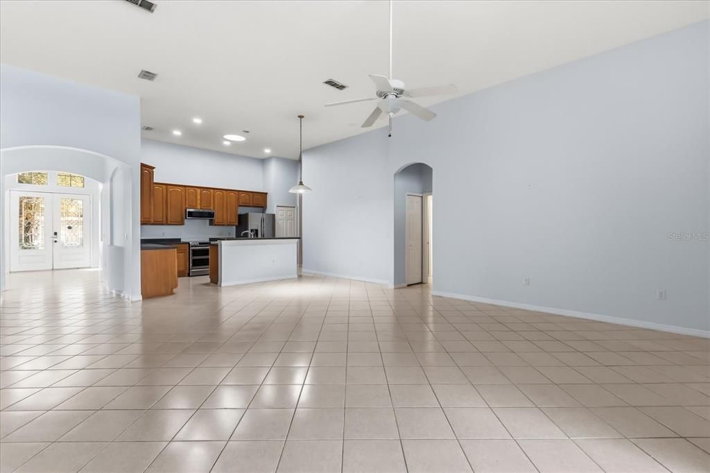 En Venta: $575,000 (5 camas, 4 baños, 3484 Pies cuadrados)