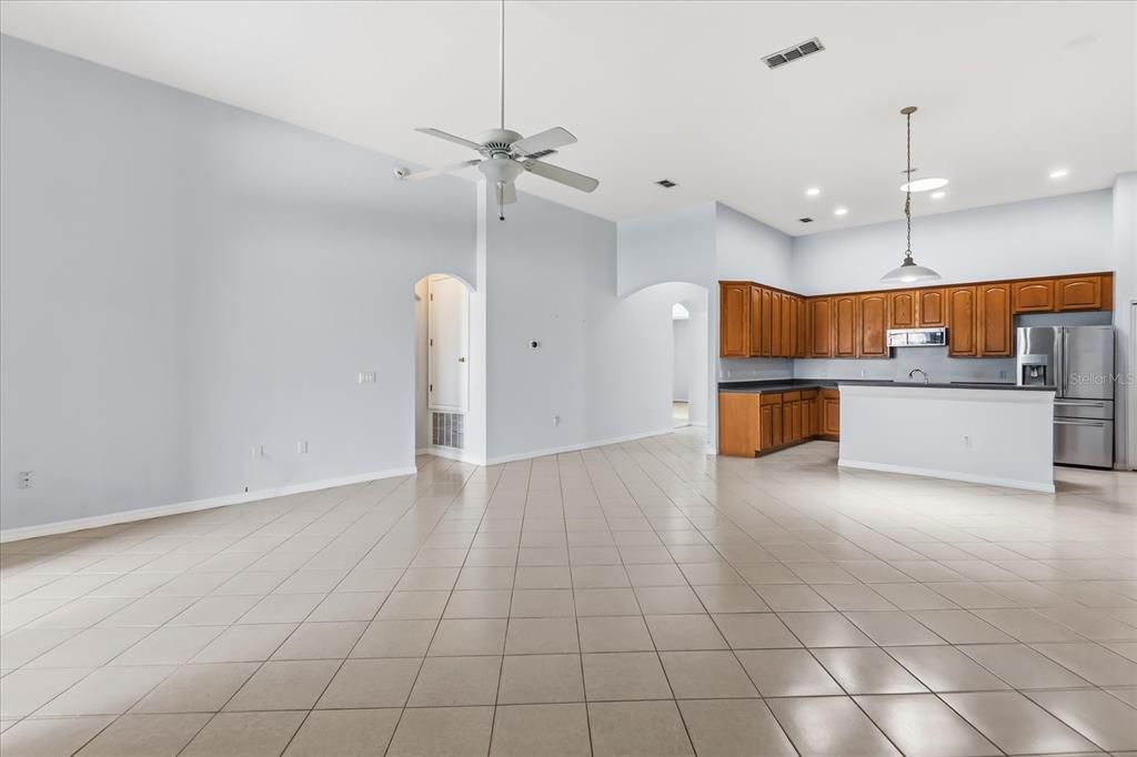 En Venta: $575,000 (5 camas, 4 baños, 3484 Pies cuadrados)