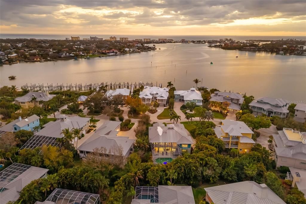 For Sale: $2,195,000 (4 beds, 3 baths, 3723 Square Feet)