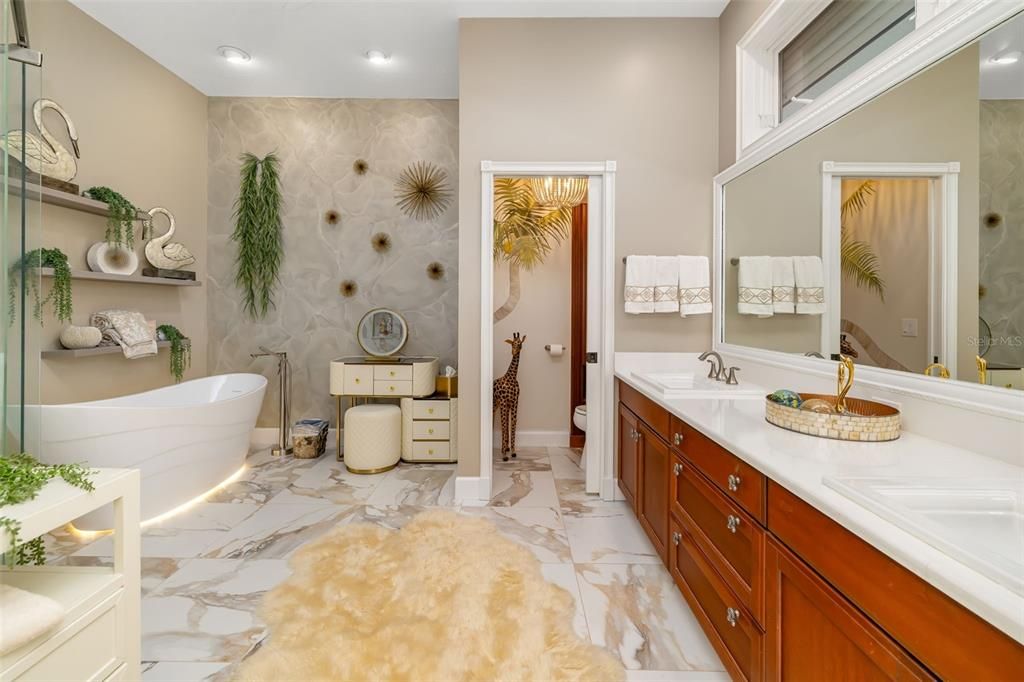 For Sale: $2,195,000 (4 beds, 3 baths, 3723 Square Feet)