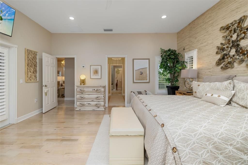 For Sale: $2,195,000 (4 beds, 3 baths, 3723 Square Feet)