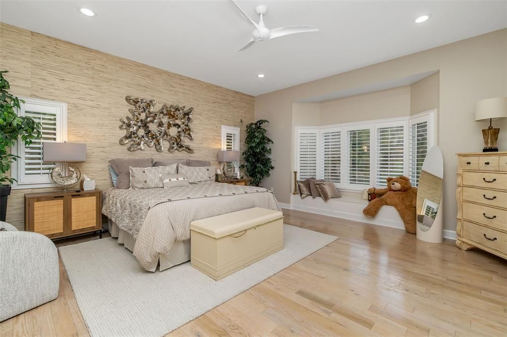 For Sale: $2,195,000 (4 beds, 3 baths, 3723 Square Feet)