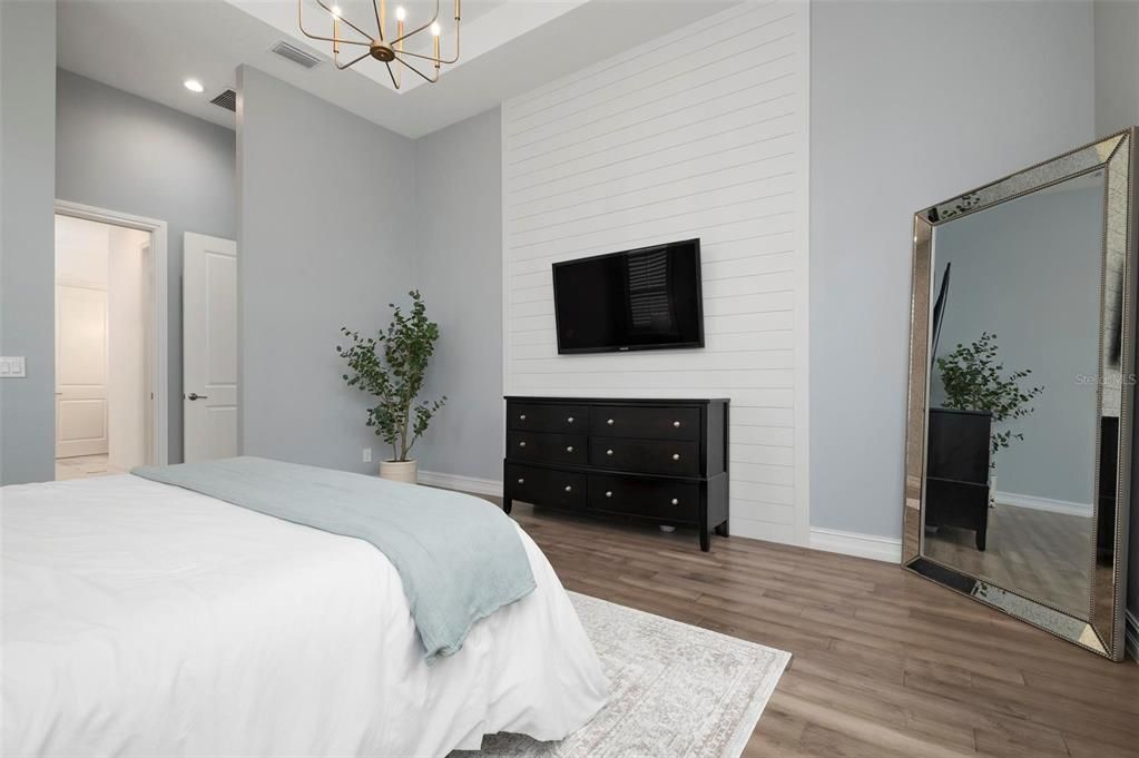 Active With Contract: $1,925,000 (5 beds, 4 baths, 3572 Square Feet)