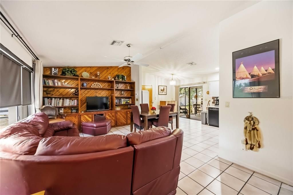 En Venta: $239,900 (2 camas, 2 baños, 1002 Pies cuadrados)