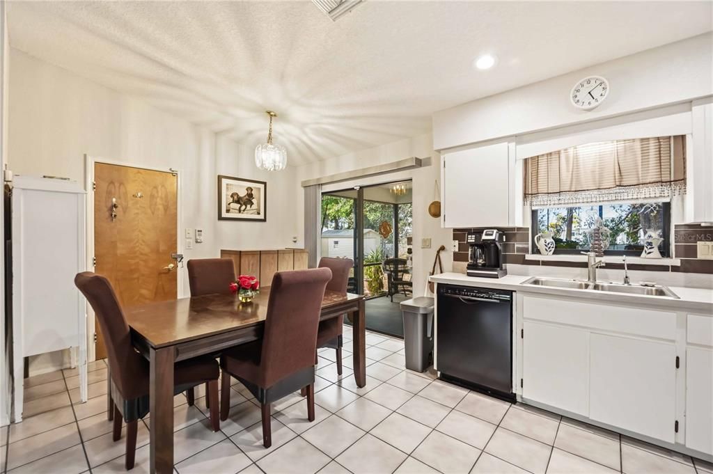 En Venta: $239,900 (2 camas, 2 baños, 1002 Pies cuadrados)