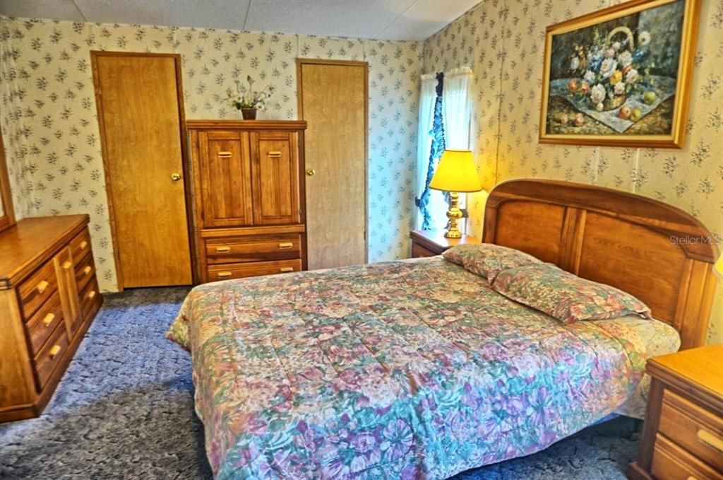 For Sale: $179,900 (2 beds, 2 baths, 1150 Square Feet)