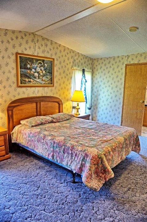 For Sale: $179,900 (2 beds, 2 baths, 1150 Square Feet)