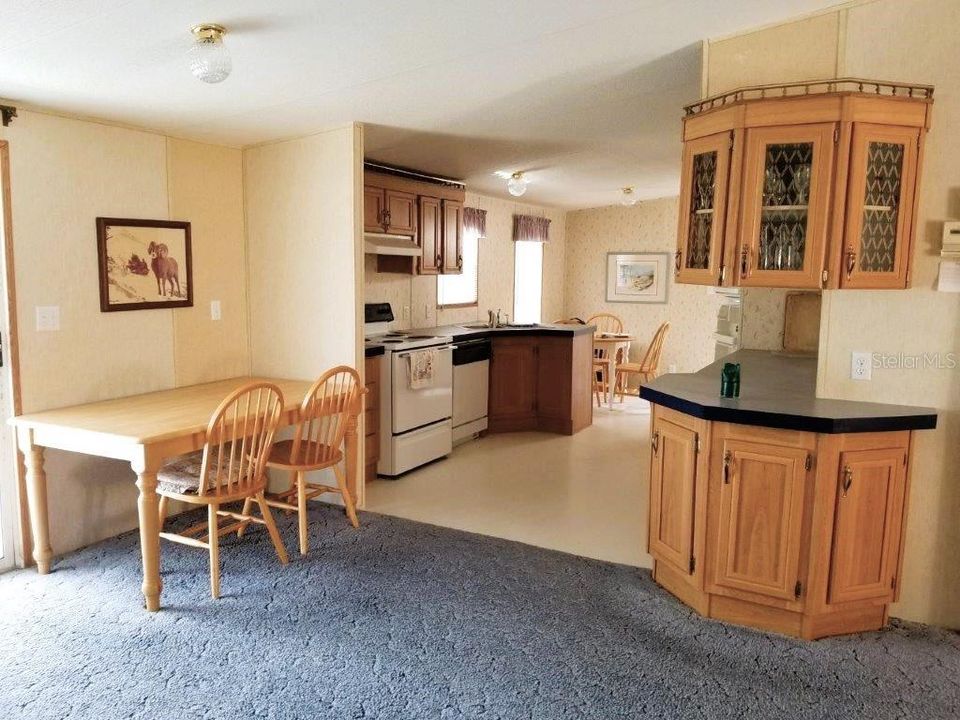 For Sale: $179,900 (2 beds, 2 baths, 1150 Square Feet)