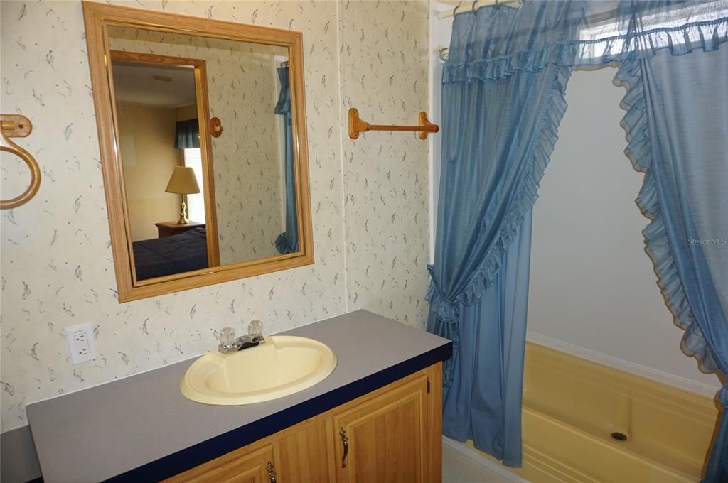 For Sale: $179,900 (2 beds, 2 baths, 1150 Square Feet)