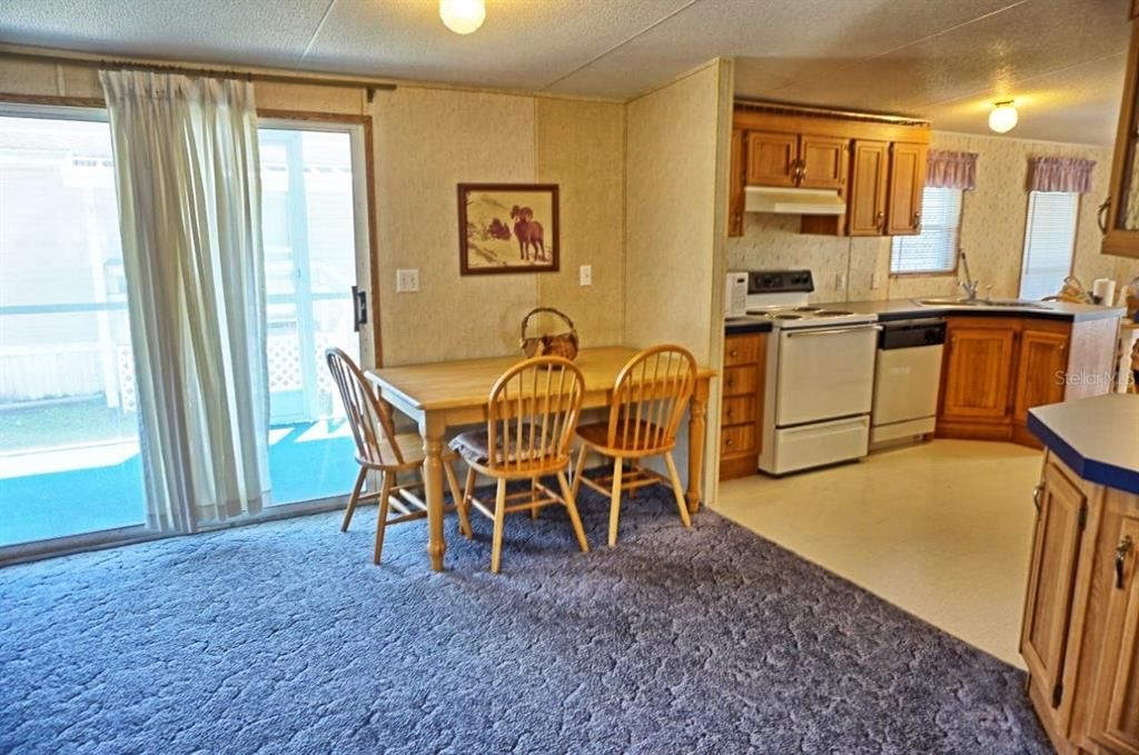 For Sale: $179,900 (2 beds, 2 baths, 1150 Square Feet)