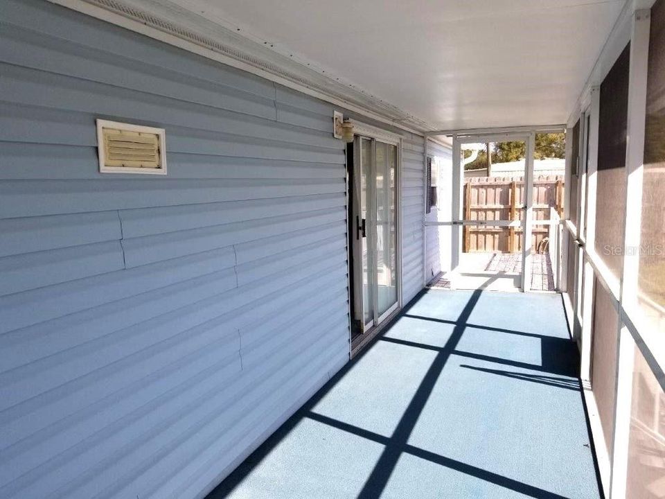 For Sale: $179,900 (2 beds, 2 baths, 1150 Square Feet)