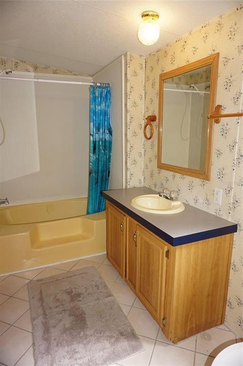 For Sale: $179,900 (2 beds, 2 baths, 1150 Square Feet)