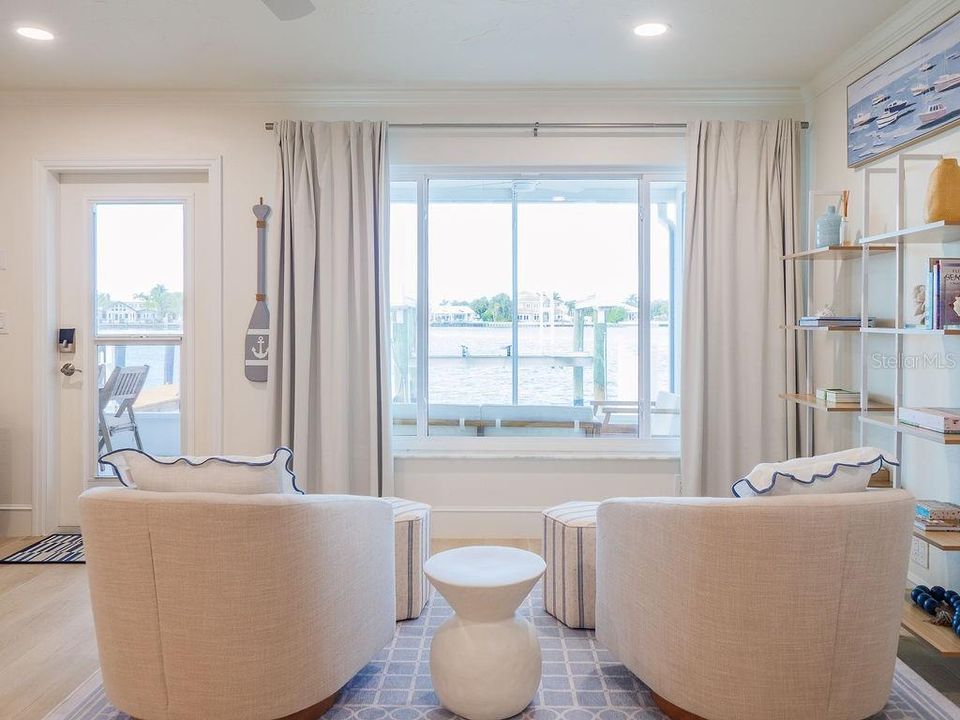 На продажу: $917,000 (2 спален, 2 ванн, 1375 Квадратных фут)