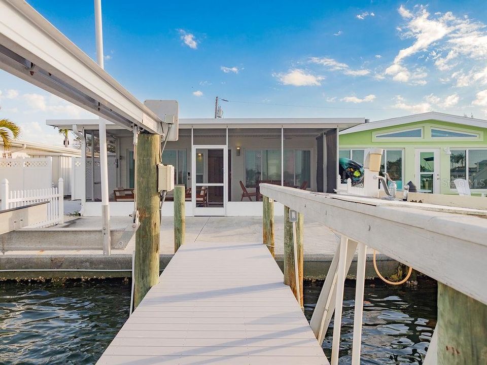 На продажу: $917,000 (2 спален, 2 ванн, 1375 Квадратных фут)