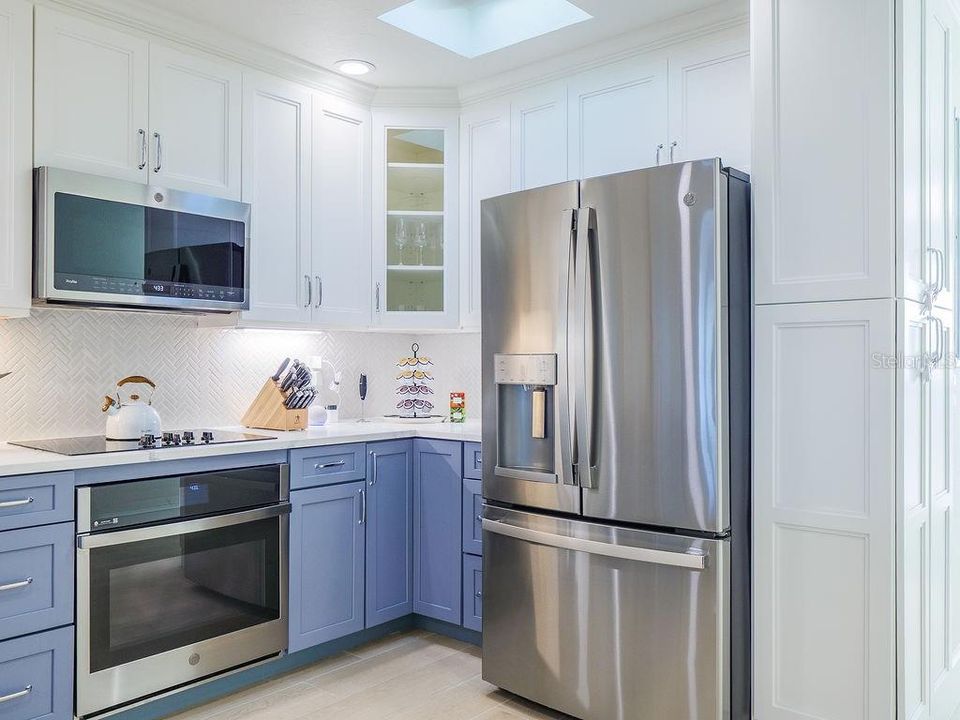 На продажу: $917,000 (2 спален, 2 ванн, 1375 Квадратных фут)