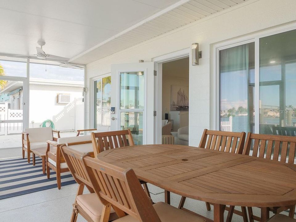 На продажу: $917,000 (2 спален, 2 ванн, 1375 Квадратных фут)