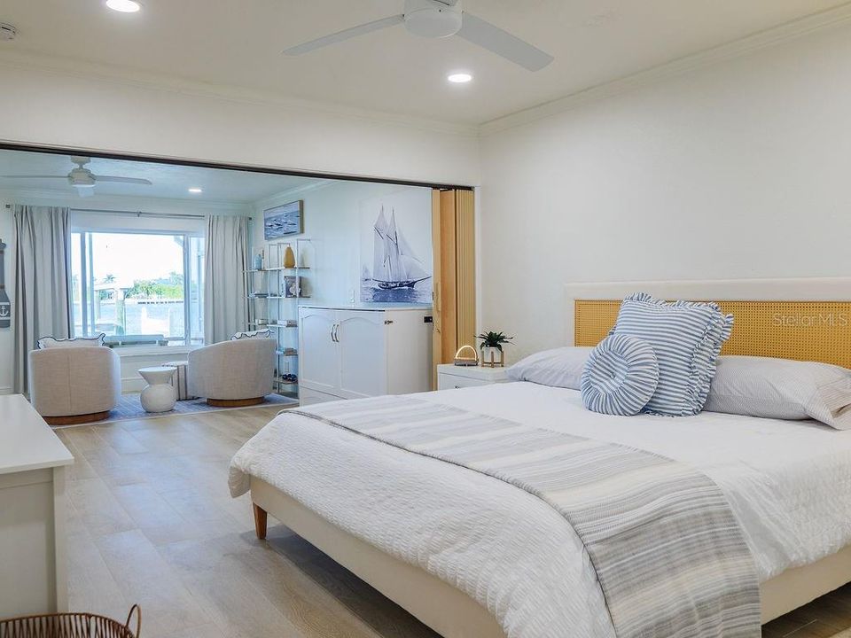 На продажу: $917,000 (2 спален, 2 ванн, 1375 Квадратных фут)