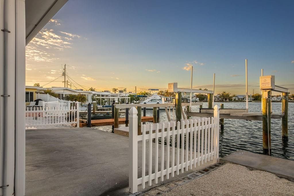 На продажу: $917,000 (2 спален, 2 ванн, 1375 Квадратных фут)